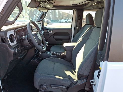 Used 2024 Jeep Wrangler Sport S image 13