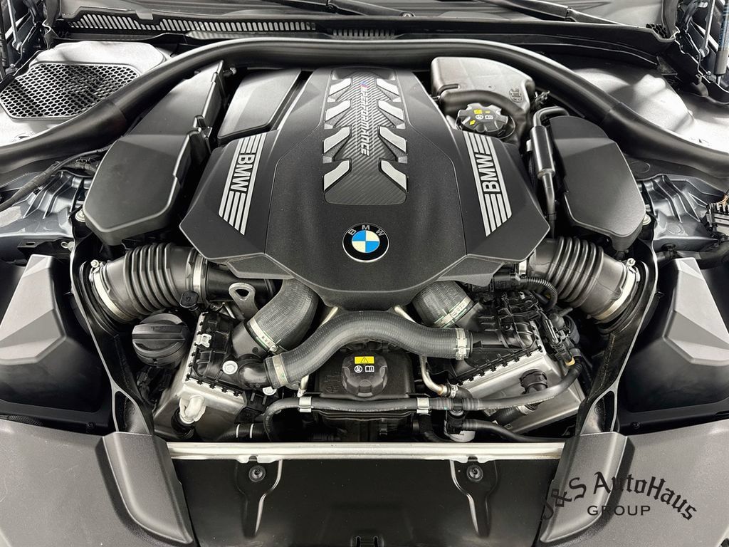 Used 2022 BMW M550i xDrive w/ Executive Package AWD/4WD image 38