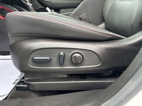 Used 2023 Chevrolet TrailBlazer RS w/ Sun and Liftgate Package image 22