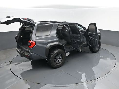 Used 2025 Toyota 4Runner SR5 AWD/4WD image 27