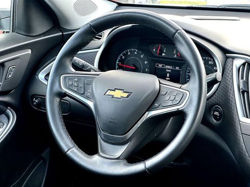 Used 2023 Chevrolet Malibu RS FWD image 32