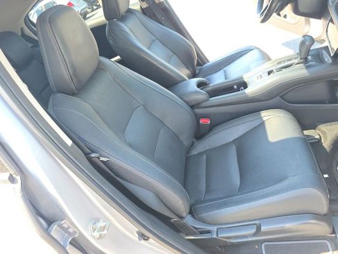 Used 2019 Honda HR-V Touring image 27
