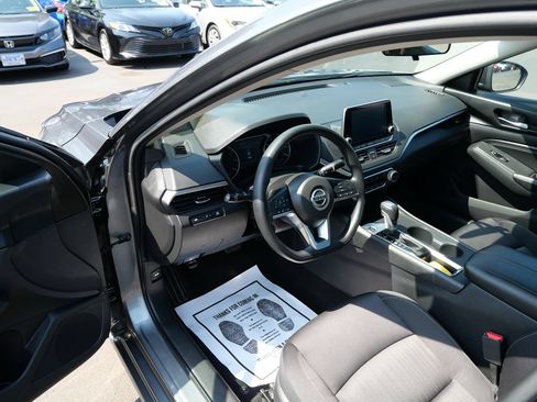 Used 2019 Nissan Altima 2.5 S FWD image 9