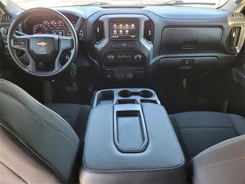 Used 2022 Chevrolet Silverado 2500 Custom w/ Custom Convenience Package image 18