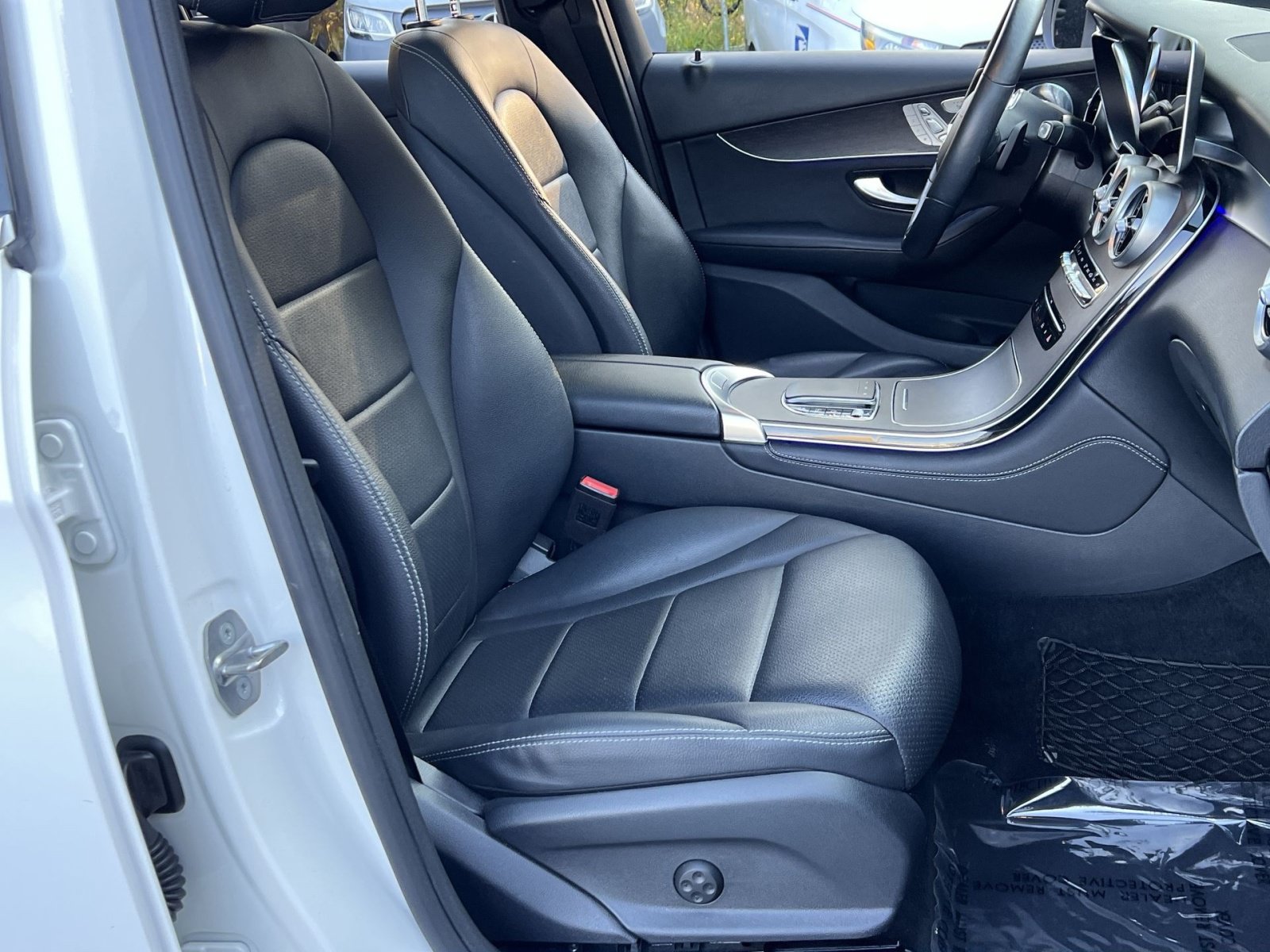 Certified 2020 Mercedes-Benz GLC 300 4MATIC image 33