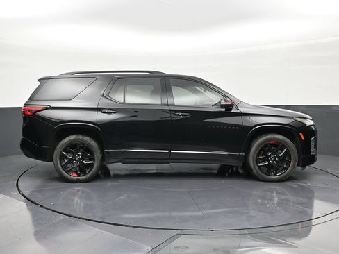Used 2023 Chevrolet Traverse Premier w/ Redline Edition FWD image 6