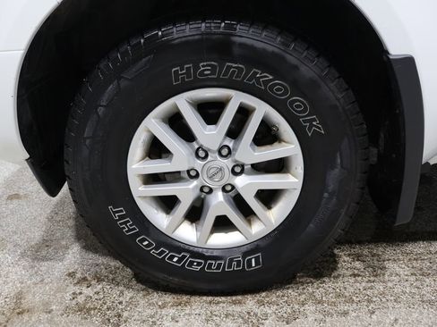 Used 2017 Nissan Frontier SV image 9