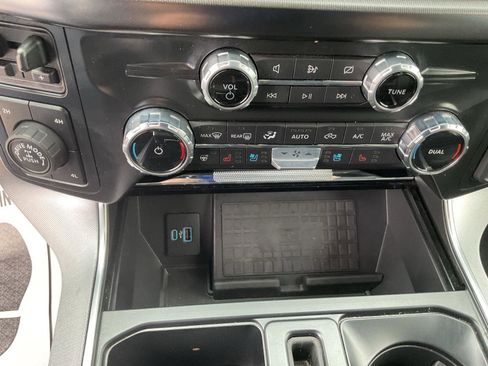 Used 2022 Ford F150 Platinum w/ Equipment Group 701A High image 19