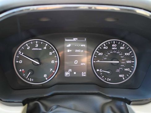 Used 2025 Subaru Outback Premium image 34