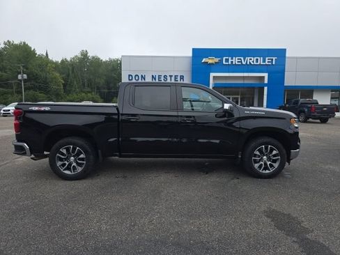 Used 2024 Chevrolet Silverado 1500 LT AWD/4WD image 15