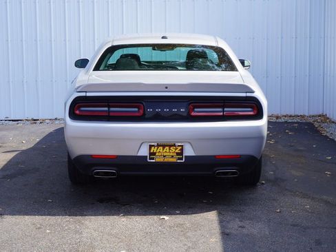 Used 2022 Dodge Challenger SXT image 5