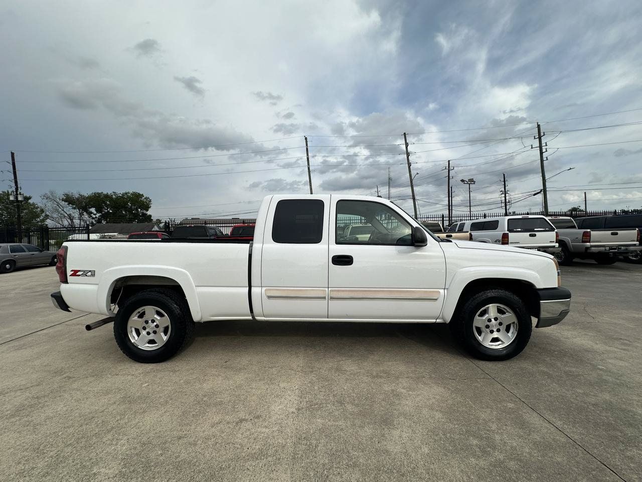Used 2004 Chevrolet Silverado 1500 4x4 Extended Cab w/ Z71 Convenience Package 2 image 7