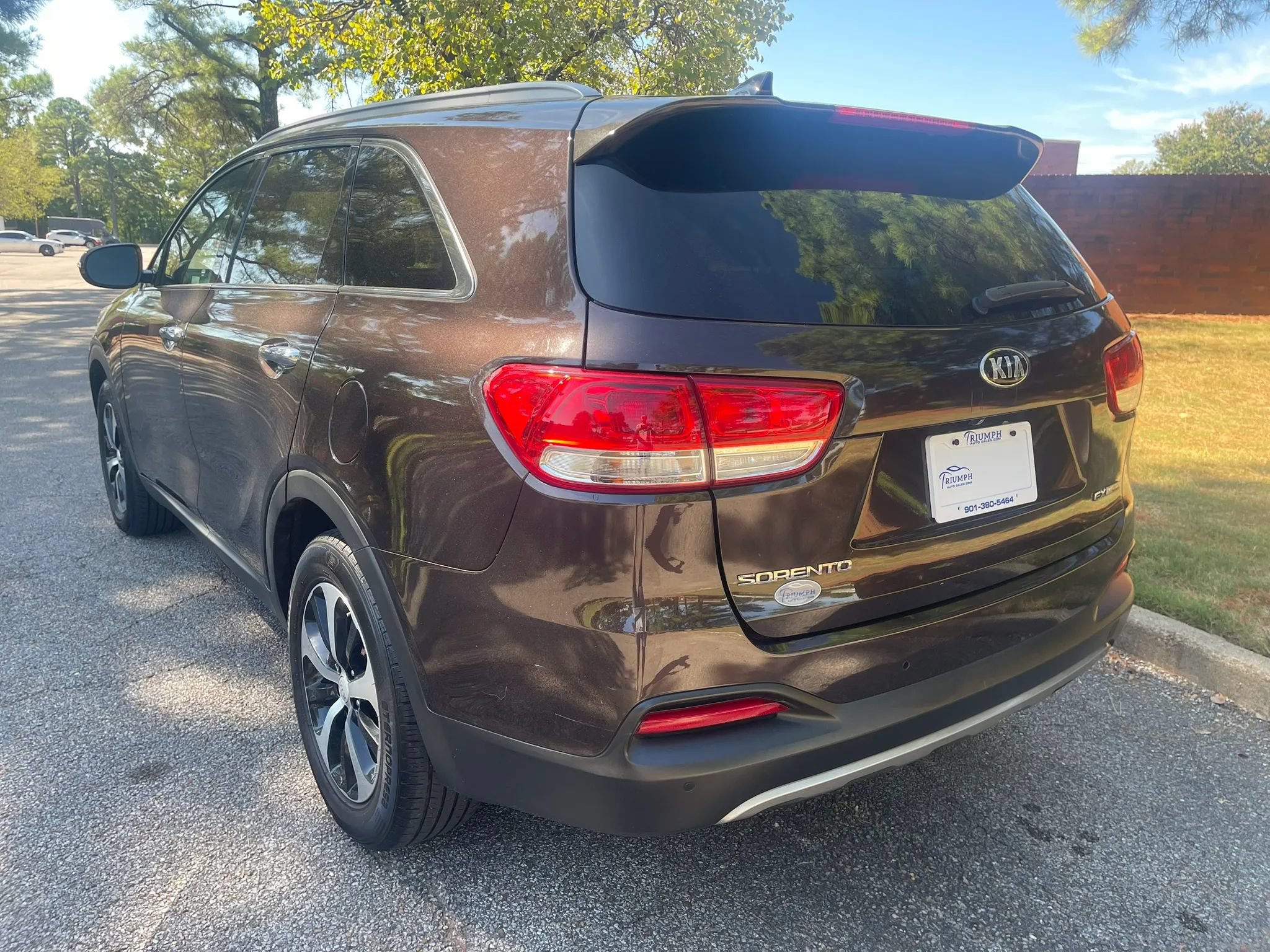 Used 2017 Kia Sorento EX FWD image 3