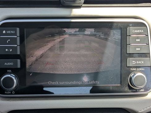 Used 2021 Nissan Versa SV FWD image 25
