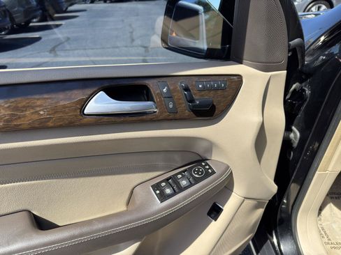 Used 2015 Mercedes-Benz ML 350 2WD w/ Premium 1 Package image 19