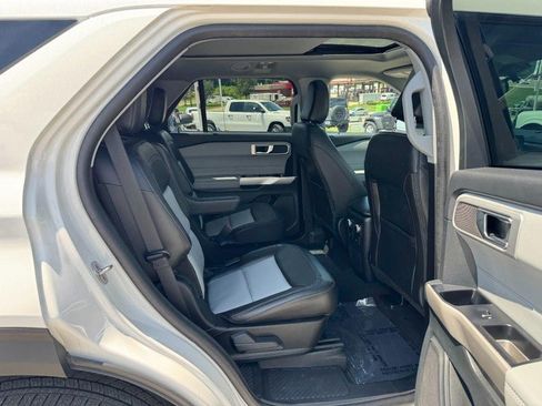 Used 2023 Ford Explorer XLT w/ Equipment Group 202A AWD/4WD image 10