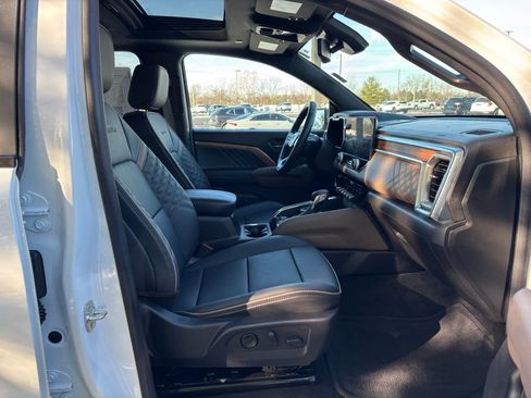 Used 2024 GMC Canyon Denali image 20