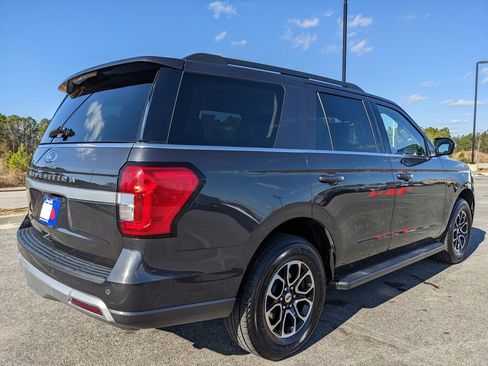 Used 2024 Ford Expedition XLT image 19