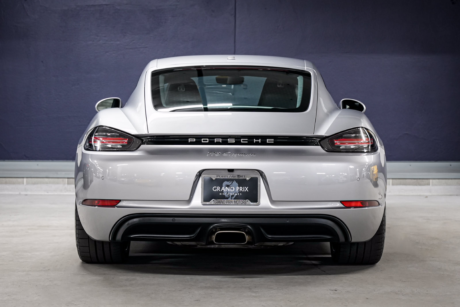 Used 2024 Porsche 718 Cayman RWD image 4