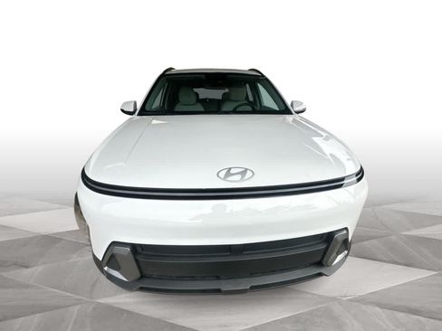 Used 2024 Hyundai Kona SEL AWD/4WD image 3