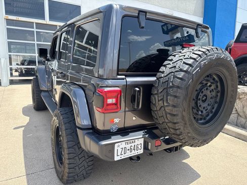 Used 2019 Jeep Wrangler Unlimited Sahara w/ Safety Group AWD/4WD image 9