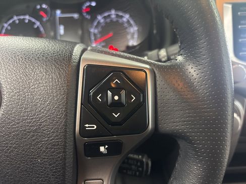 Used 2022 Toyota 4Runner SR5 image 17