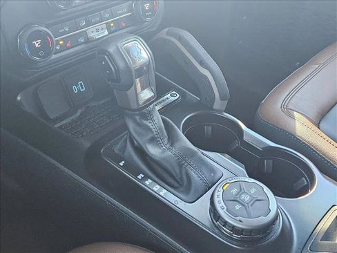 Used 2024 Ford Bronco Outer Banks image 12