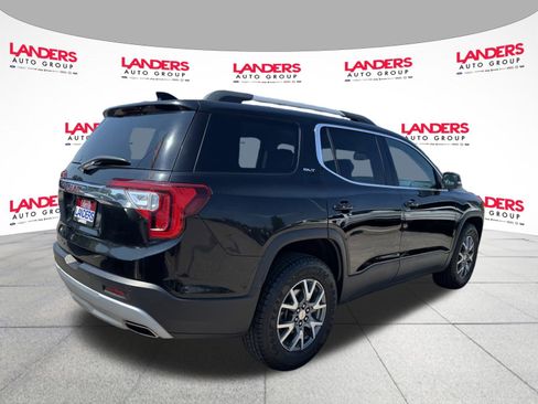 Used 2023 GMC Acadia SLT image 3