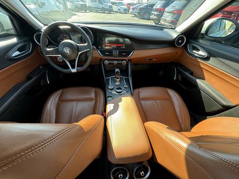 Used 2018 Alfa Romeo Giulia AWD image 23