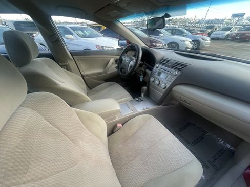 Used 2011 Toyota Camry LE FWD image 13