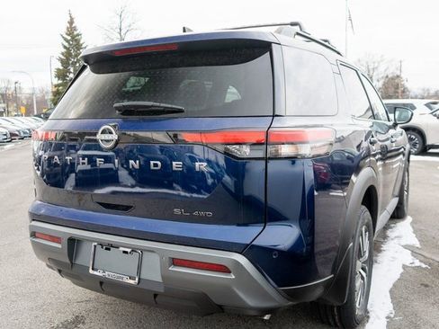 New 2026 Nissan Pathfinder SL image 4