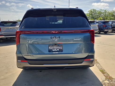 New 2026 Kia Carnival SX Prestige FWD image 7