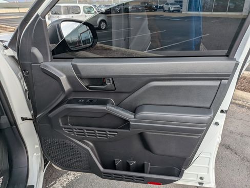 Certified 2025 Toyota Tacoma SR AWD/4WD image 22
