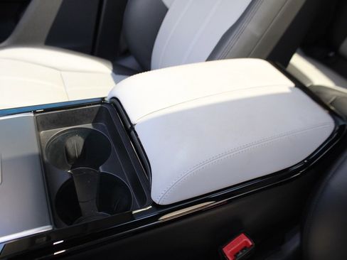 Used 2024 Land Rover Range Rover Evoque Dynamic SE image 19