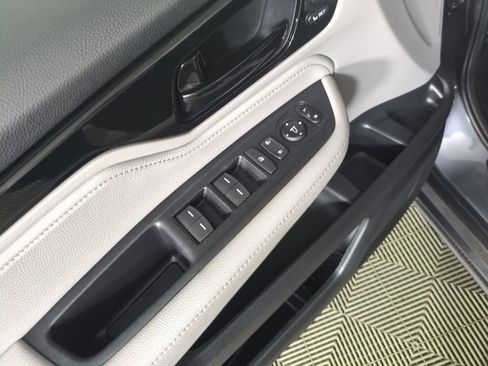 Certified 2024 Honda Odyssey Touring image 15