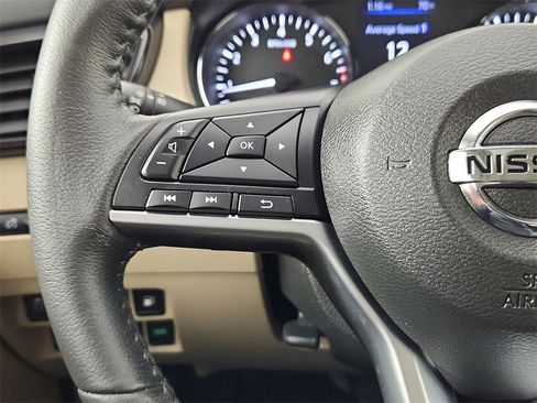 Used 2020 Nissan Rogue SL w/ Premium Package image 19