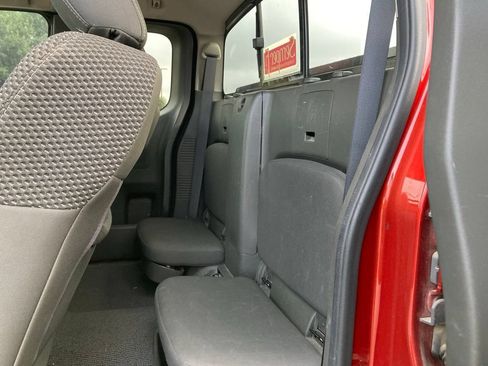 Used 2018 Nissan Frontier Desert Runner RWD image 11