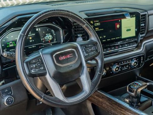 Used 2022 GMC Sierra 1500 Elevation image 24