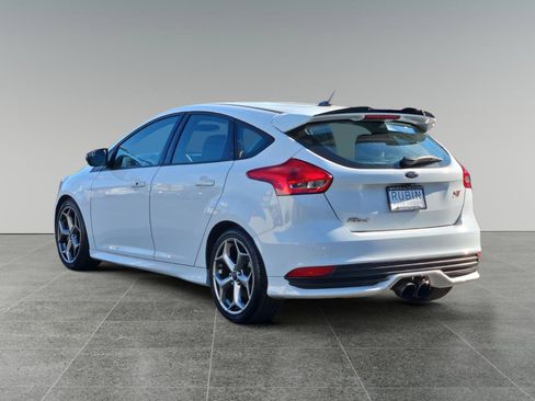 Used 2018 Ford Focus ST FWD image 5