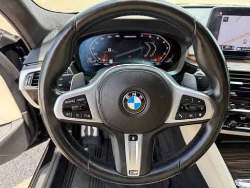 Used 2021 BMW M550i xDrive w/ Dynamic Handling Package AWD/4WD image 10
