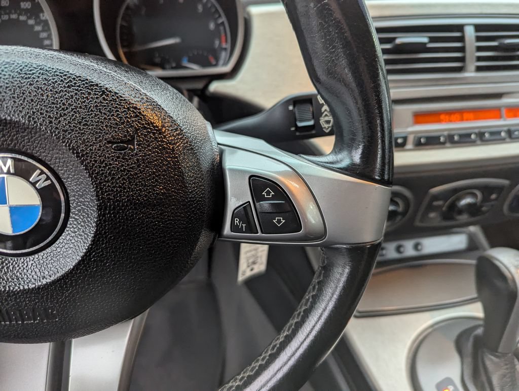Used 2004 BMW Z4 3.0i RWD image 20