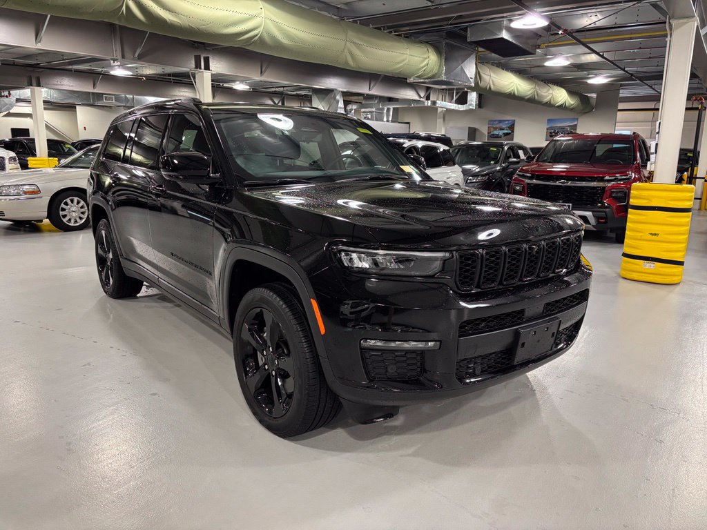 Used 2025 Jeep Grand Cherokee L Limited w/ Luxury Tech Group II AWD/4WD image 5