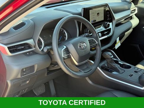 Used 2026 Toyota Highlander XLE AWD/4WD image 10