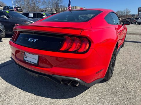 Used 2019 Ford Mustang GT image 3