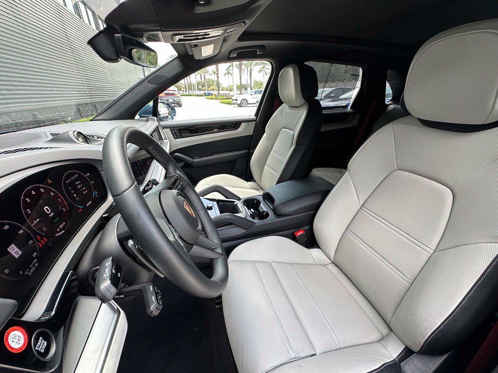 Certified 2026 Porsche Cayenne S AWD/4WD image 5