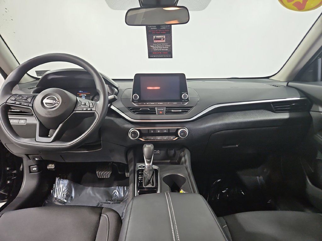Certified 2025 Nissan Altima 2.5 S FWD image 19