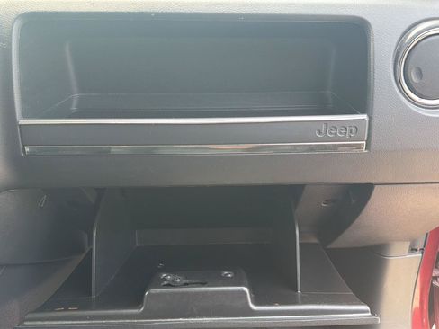 Used 2016 Jeep Patriot High Altitude AWD/4WD image 17