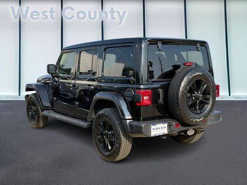 Used 2021 Jeep Wrangler Unlimited Sahara AWD/4WD image 7