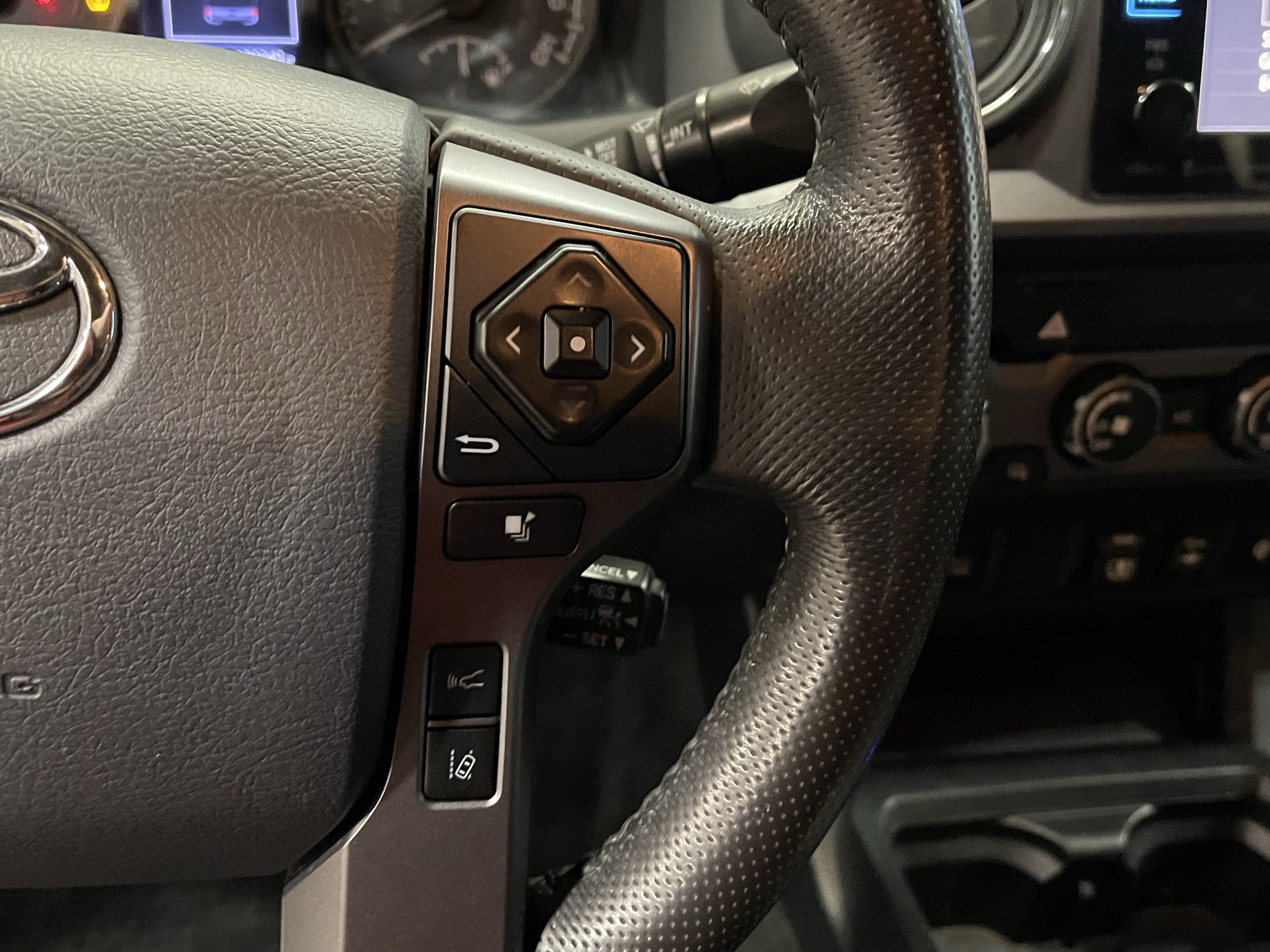 Used 2019 Toyota Tacoma TRD Off-Road AWD/4WD image 21