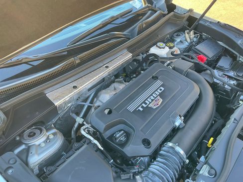 Used 2023 Cadillac XT4 Premium Luxury image 23